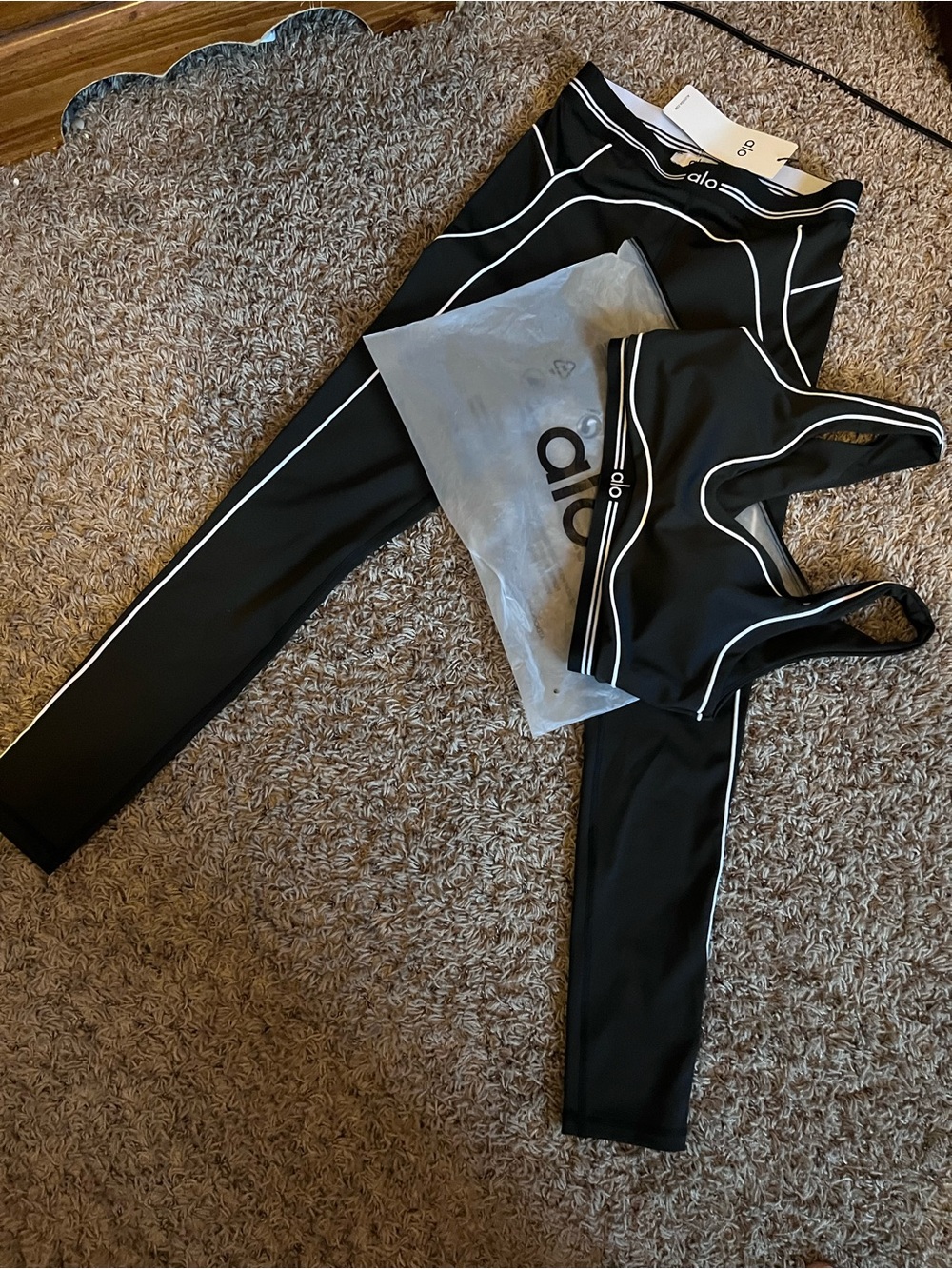 ALO Yoga Black Active Leggings and Matching Sports Bra with White Piping